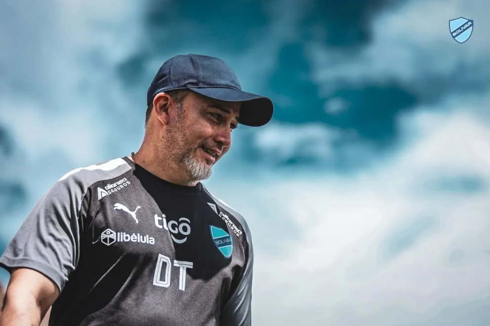 Flavio Robatto llegó a principios de este año para ser DT de la Academia. Foto: Club Bolívar.