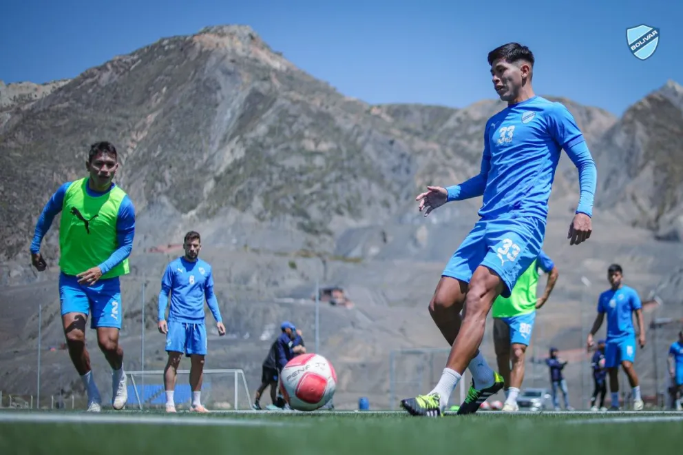Entrenamiento del plantel celeste en Ananta. Foto: Club Bolívar.