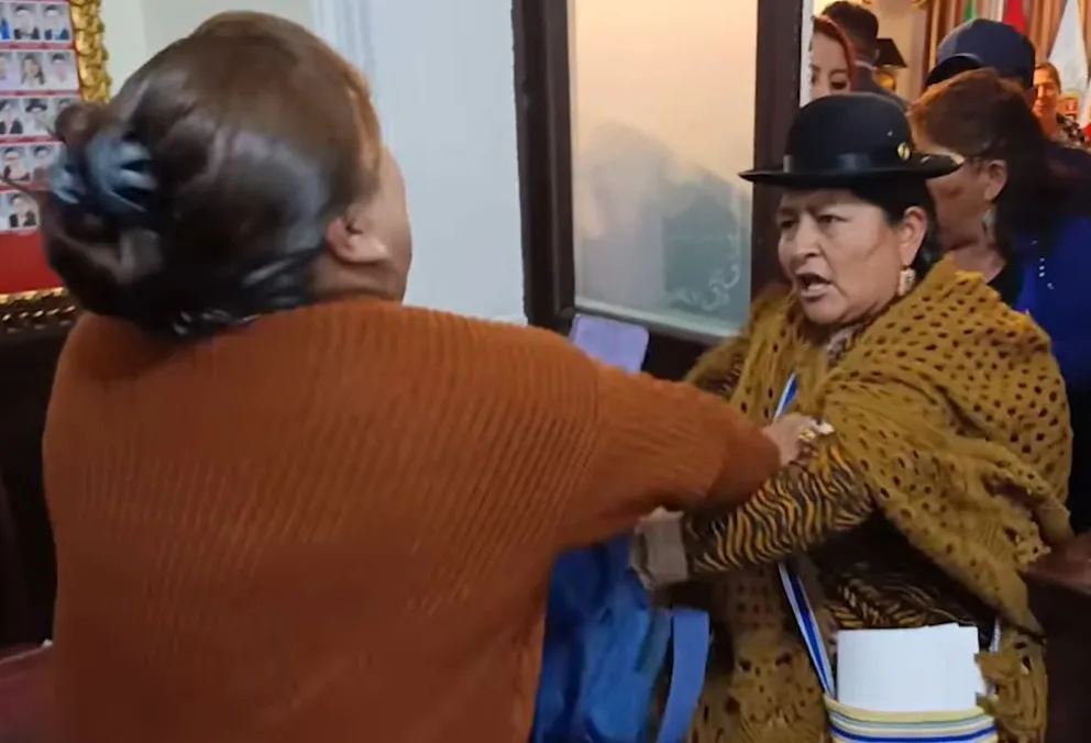 Dos legisladoras masistas se enfrentan. Foto: captura Facebook DTV