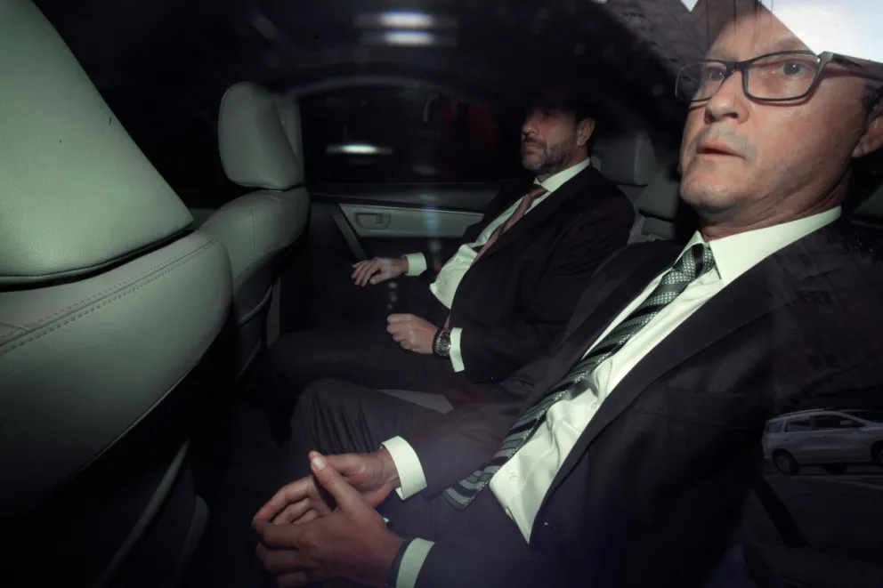 El 28 de febrero de 2024 del exdirectivo de Odebrecht en Perú, Jorge Barata (d), a su llegada a la sede del Ministerio Público en Sao Paulo (Brasil). Foto: EFE