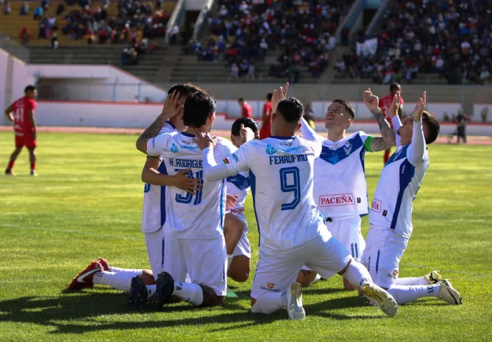 Los Santos celebran el tercer gol del partido en el Jesús Bermúdez. Foto: APG