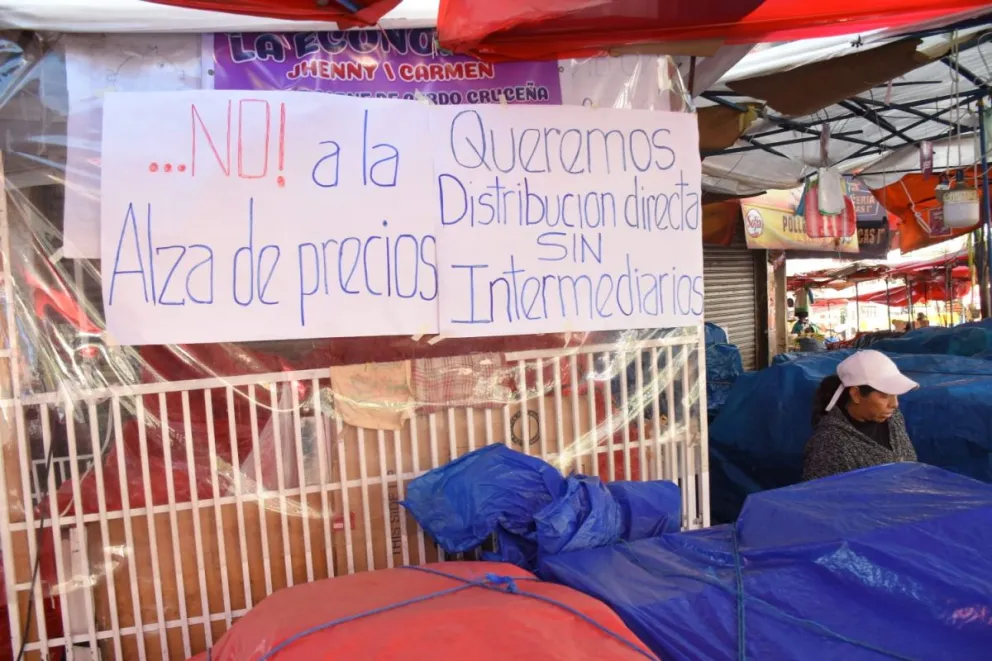 Una carnicería cerrada este lunes en La Paz. Foto: APG