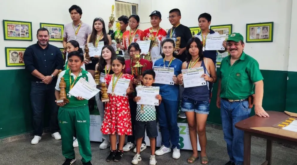 Los ganadores del torneo disputado en Santa Cruz. Foto: Federación Boliviana de Ajedrez.