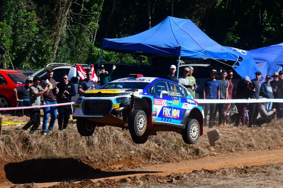 Franco "vuela" durante la competencia en Brasil. Foto: Codasur.
