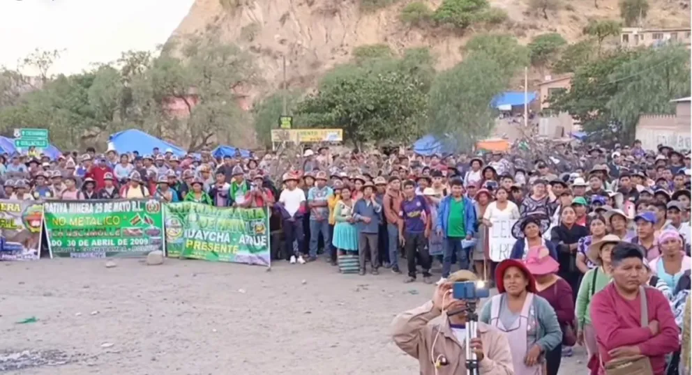 Los movilizados en Pirque Parotani. Foto: Facebook