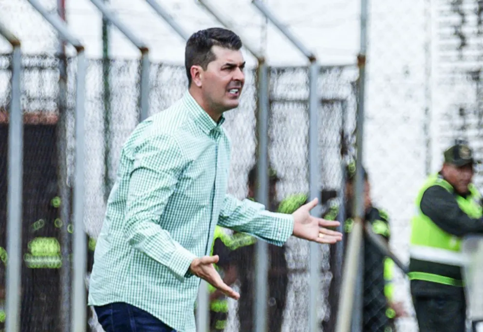 Ismael Rescalvo, DT de The Strongest, en el partido del domingo en Montero. Foto: APG