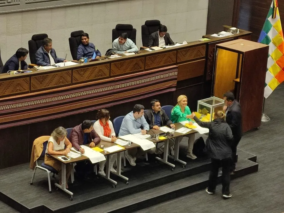 La Elección con voto comenzó a las 17:00. Foto: Paulo Lizárraga A. 