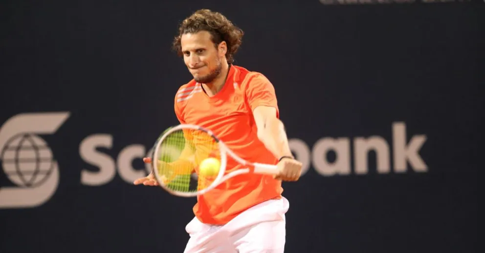 Forlán durante un partido de tenis pasado. Foto: EFE.