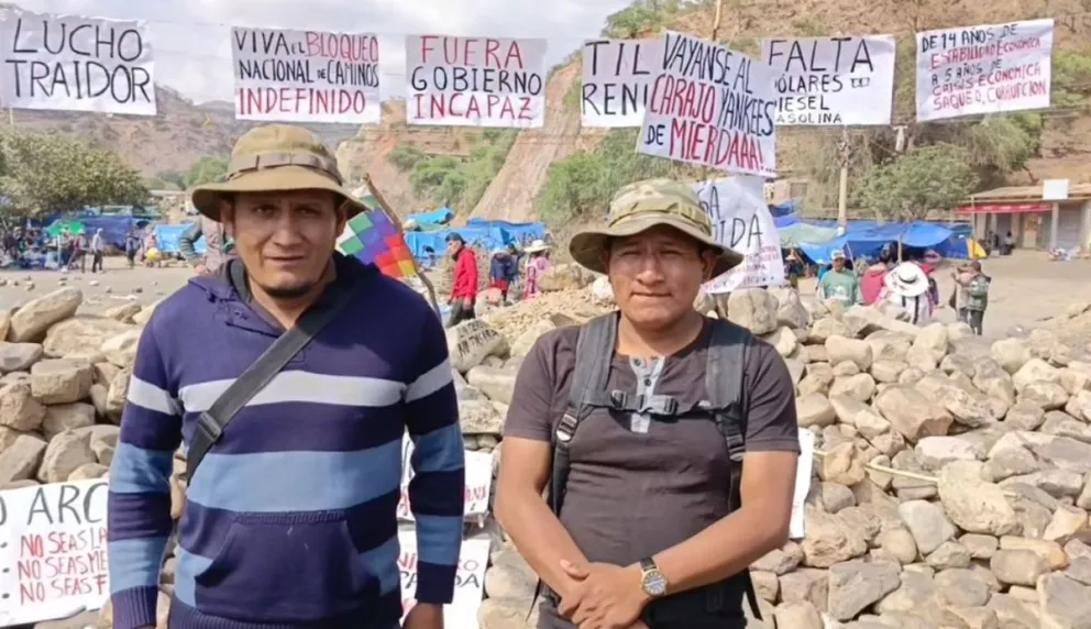 Dirigentes del "evismo", esta mañana en el bloqueo del sector de Pirque Parotani. Foto: Captura de video