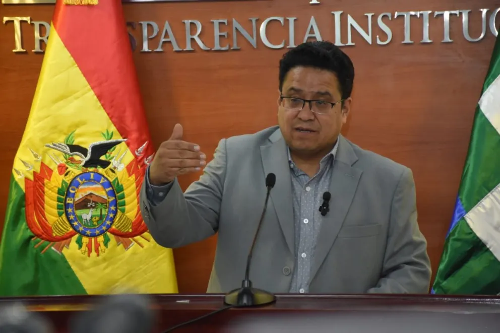 El ministro de Justicia, César Siles, en conferencia de prensa. Foto: APG