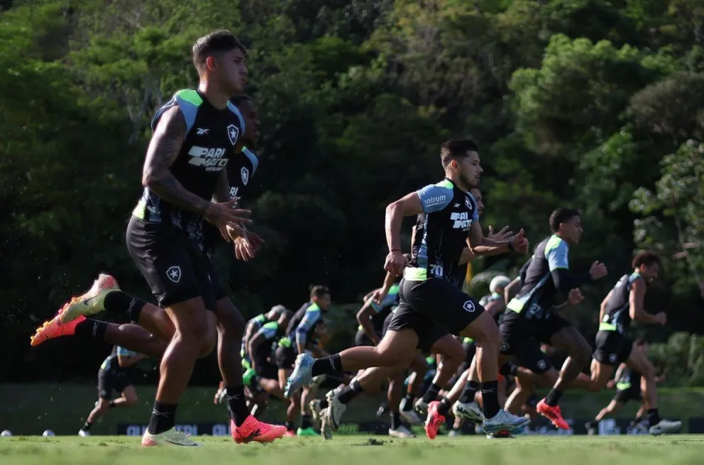 Jugadores de Botafogo en el cierre de sus entrenamientos. Foto: club Botafogo