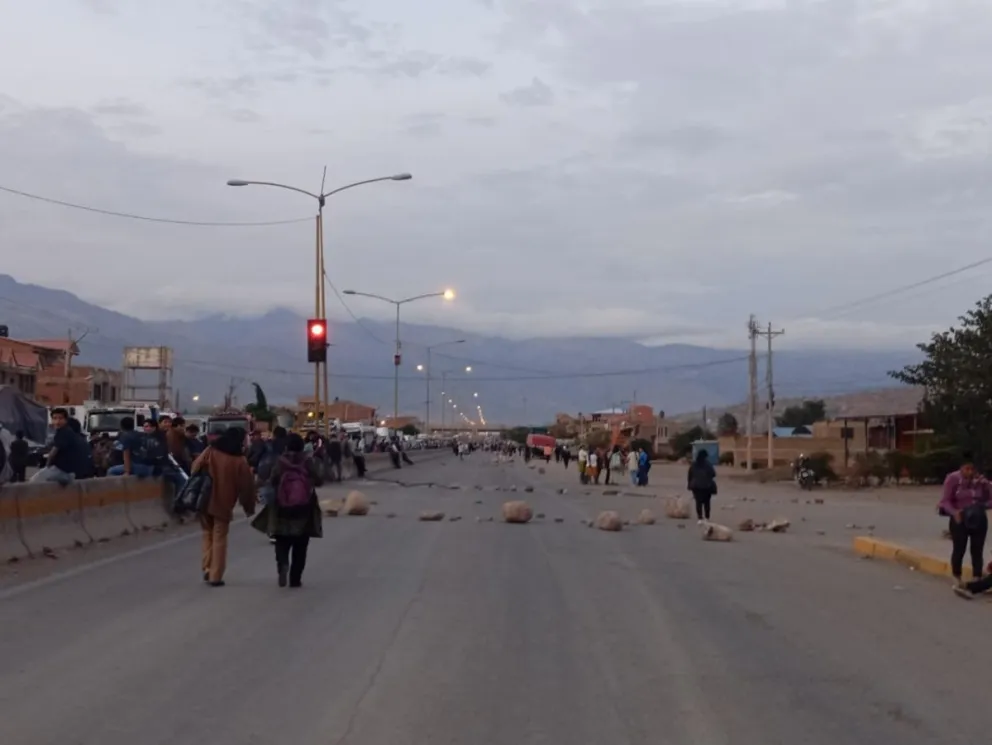 Uno de los puntos de bloqueo, cerca de Paronati. Foto: Abya Yala