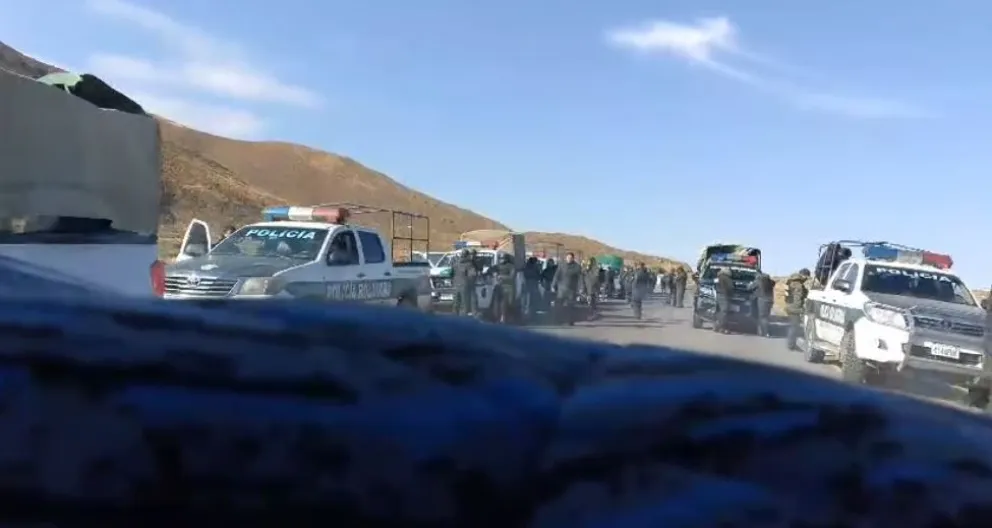 Patrullas de la Policía en el sector de Ventilla, este miércoles. Foto: Captura de video