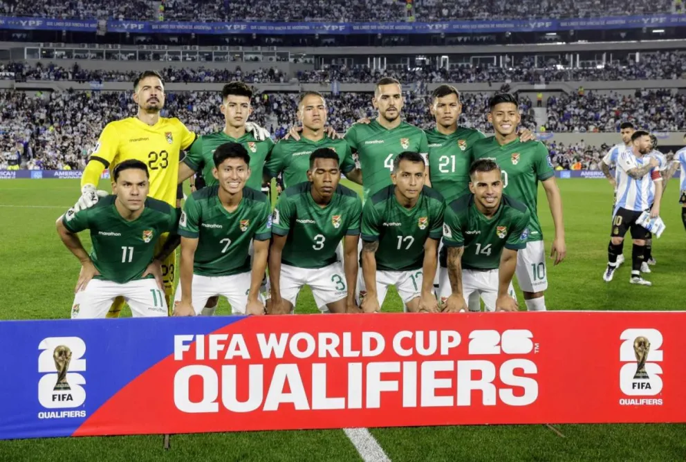 Formación titular que presentó Bolivia en el partido frente a Argentina en Buenos Aires. Foto: APG