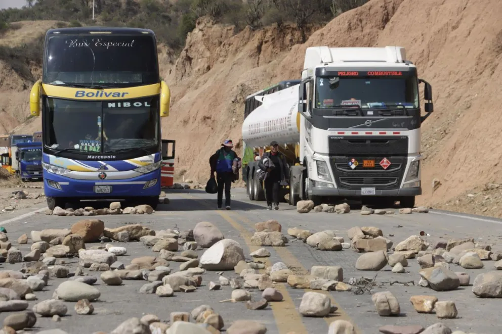 Los bloqueos que hay en distintas carreteras del país. Foto: APG.