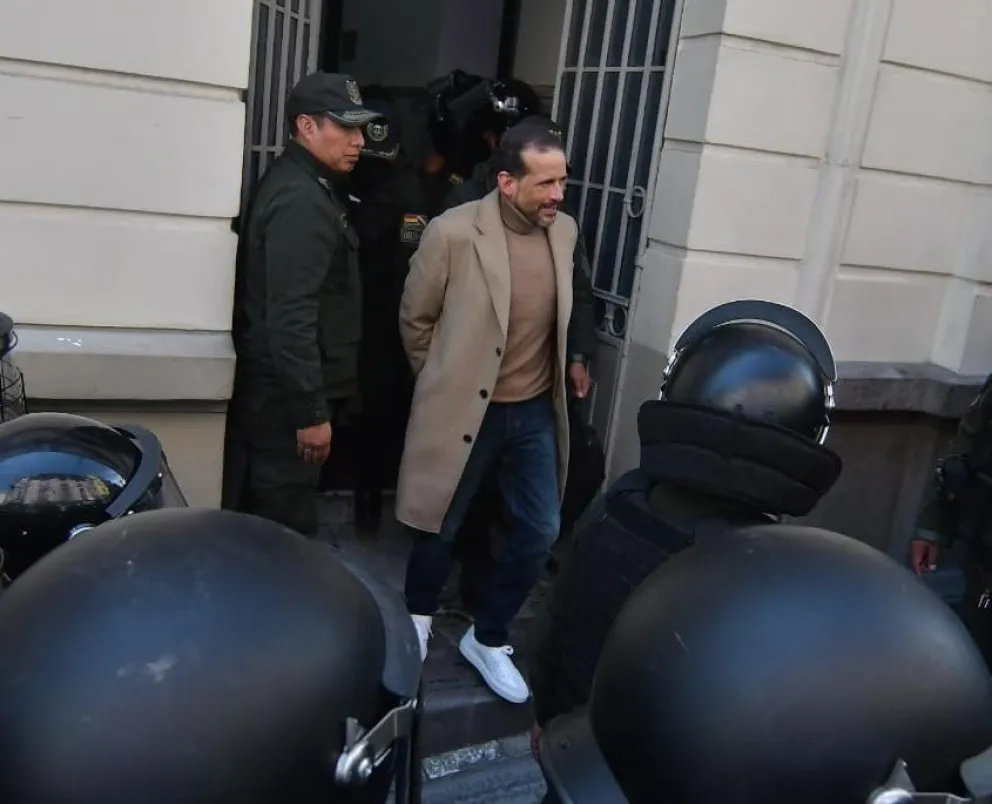 Camacho es trasladado al recinto penitenciario de máxima seguridad Chonchocoro, este jueves. Foto: APG