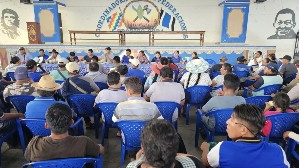 Reunión de morales con las centrales de las Seis Federaciones.   Foto: radio Kawsachun Coca  