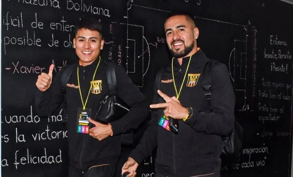 Rodrigo Ramallo (der.) y Gabfiel Sotomayor, jugadores de ofensiva del Tigre. Foto: The Strongest