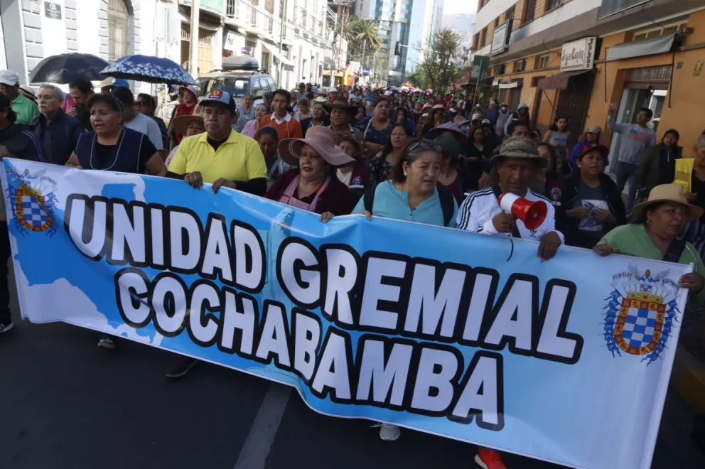 Marchas de sectores productivos esta semana en Cochabamba, exigiendo al Gobierno desbloquear las carreteras. Foto: APG