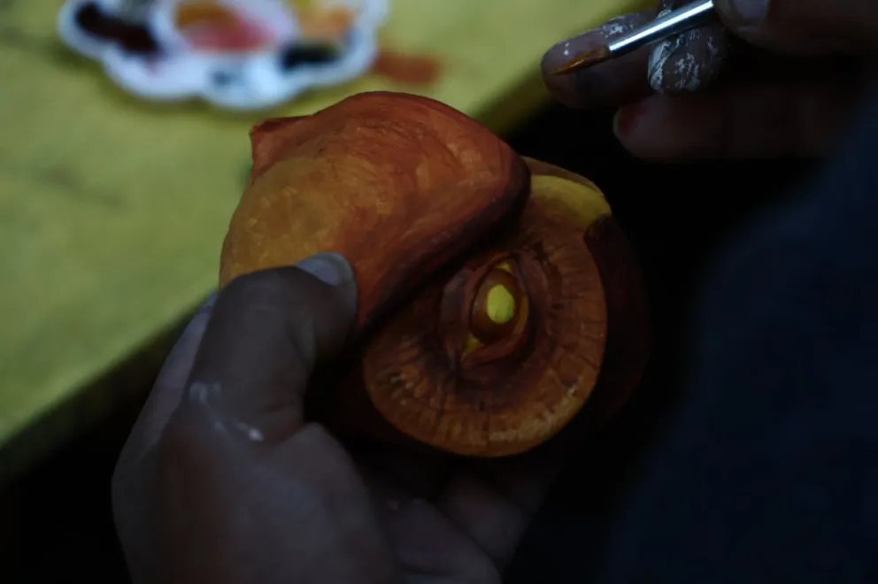 Careta de t'antawawa con forma de búho. FOTO: Casa Mágica