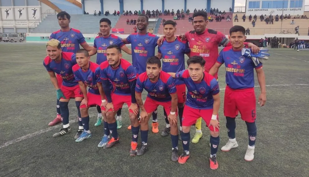 Plantel de 10 de Noviembre Wilstermann Cooperativas de Potosí. Foto: DXTV