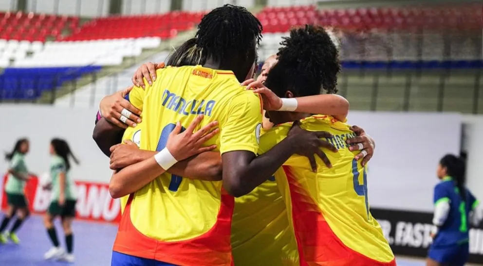 Jugadoras de Colombia celebran por el triunfo ante Bolivia. Foto: Conmebol.