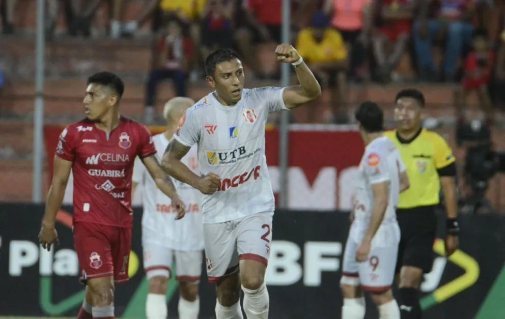 Navarro, de Independiente, festeja su gol. Foto: APG.