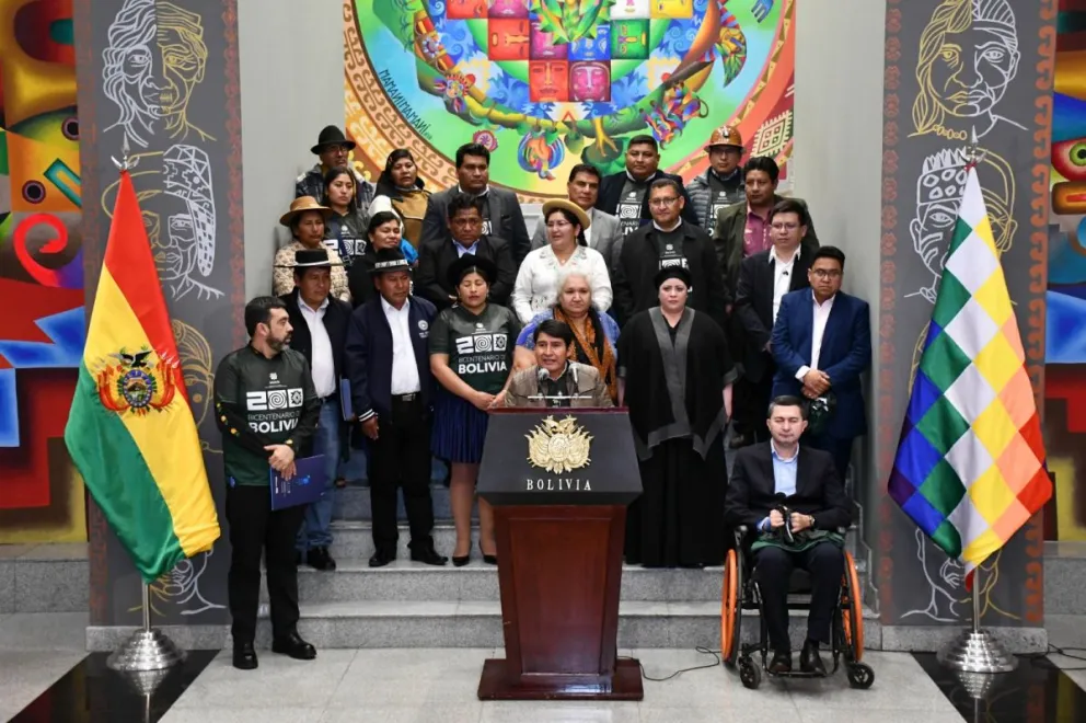 Integrantes del Consejo Nacional de Autonomías brindan conferencia de prensa. Foto: APG