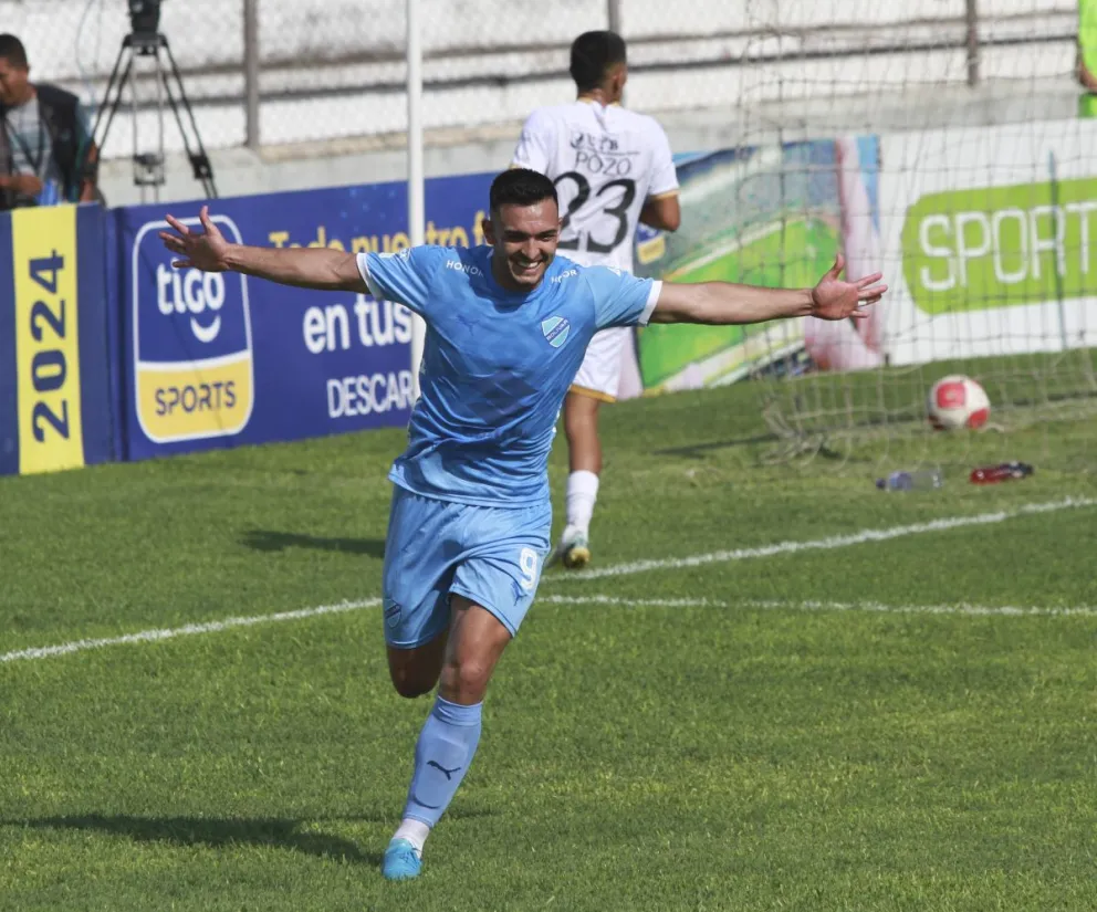 Alfio Oviedo, el paraguayo que juega en Bolívar y que según la prensa de su país será llamado a su seleccionado. Foto: APG