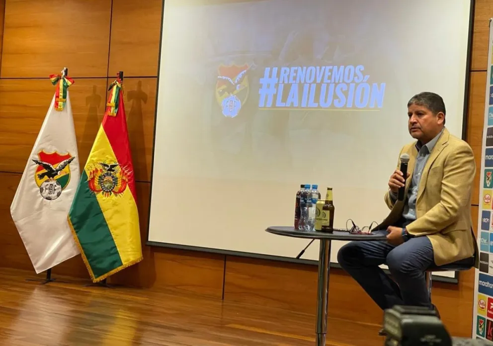 Óscar Villegas durante la conferencia de prensa en la que lanzó la lista. Foto: Sports 360