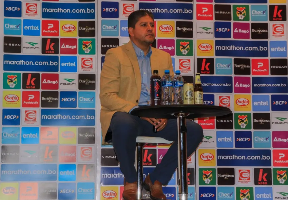 Óscar Villegas, DT de Bolivia, anunció este miércoles la nómina de convocados. Foto: FBF