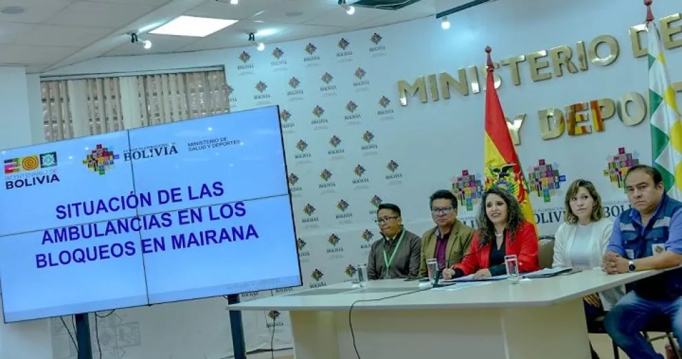 La ministra de Salud, María Renee Castro, condenó la intransigencia de los bloqueadores para no dar paso a una ambulancia en Mizque. Foto Min Salud.