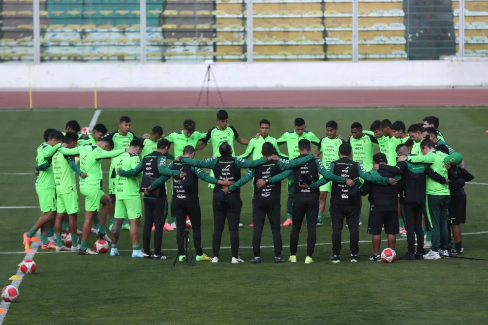 Los jugadores de la Verde previo a una práctica en el Siles. Foto: EFE.