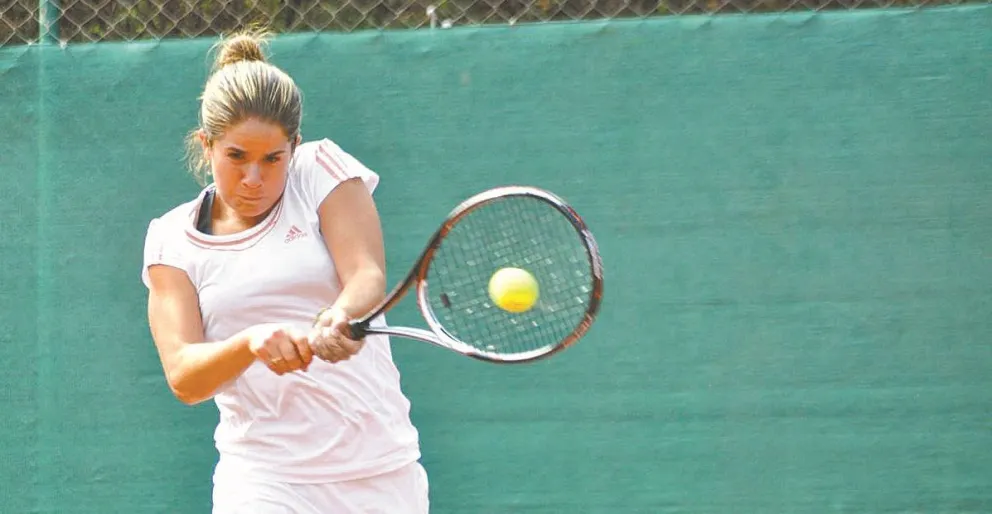 Daniela Ruiz durante uno de sus partidos de tenis. Foto: Club de Tenis La Paz.