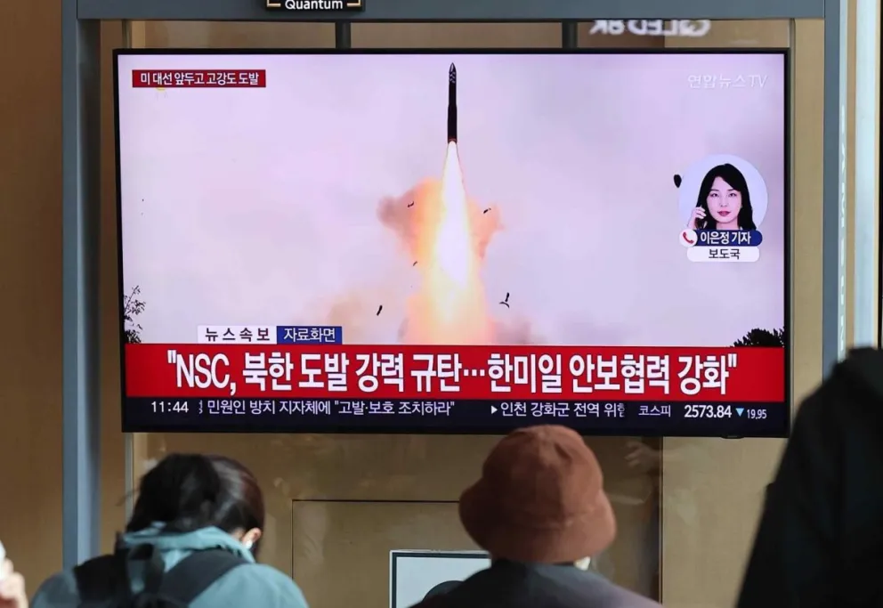 El lanzamiento del misil balístico en una transmisión en la televisión. Foto: EFE