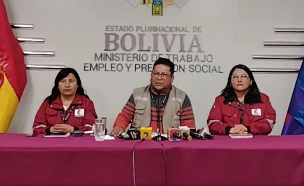 Conferencia de Prensa del ministro de Trabajo, Erland Rodríguez.   Foto: captura MTEyPS