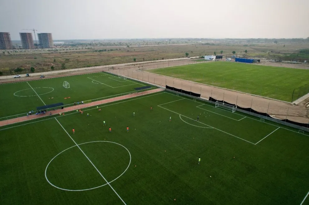 Los tres campos de juego que hay en Santa Cruz para las academias. Foto: Club Bolívar.