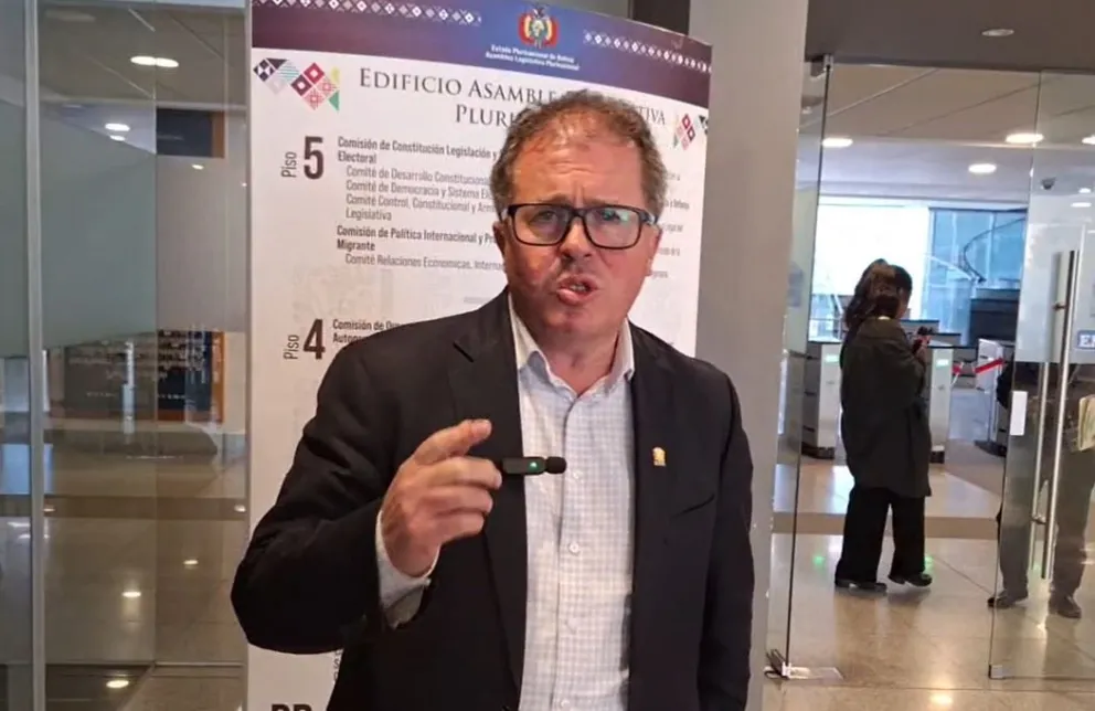 El diputado Miguel Roca, durante el diálogo con Visión 360. Foto: Captura de video