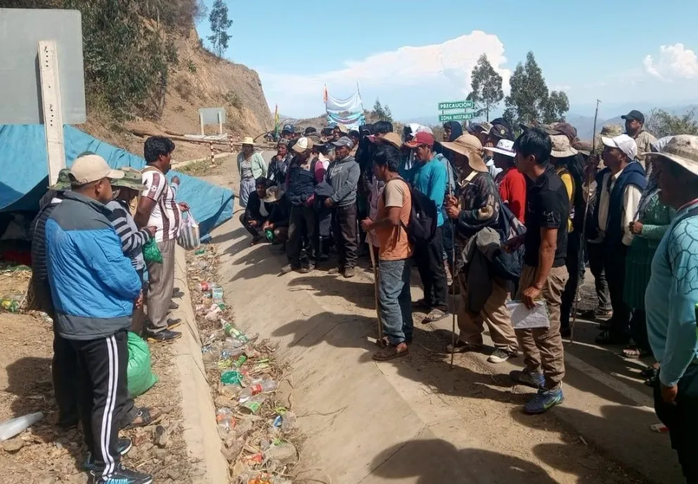 Uno de los puntos de bloqueo, en Pojo. Foto: RKC 