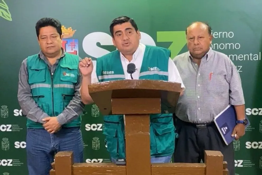 Autoridades de salud de la Gobernación de Santa Cruz, brindan conferencia de prensa. Foto: captura