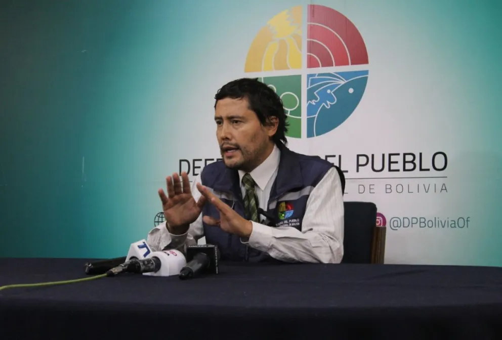 El coordinador del Mecanismo Nacional de Prevención de la Tortura, Juan Ledezma, en conferencia de prensa.