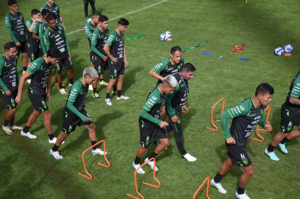 Con una rutina de ejercicios de ingreso en calor empezó la sesión de este miércoles. Foto: APG.