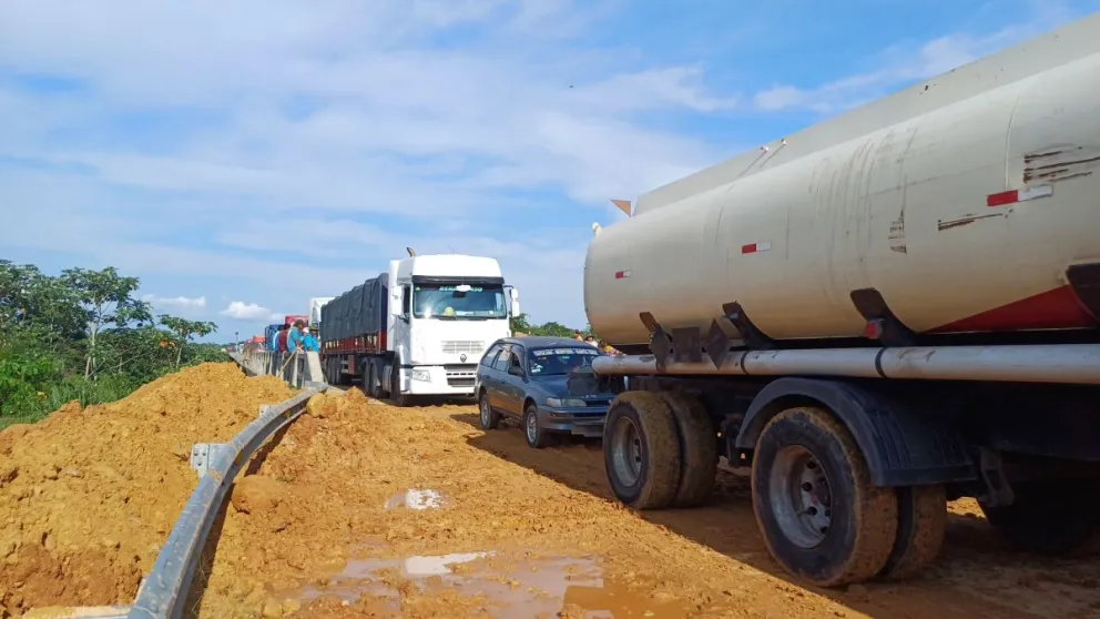 El tráfico se normalizó en Puente Ichilo, uno de los puntos bloqueados. Foto: RKC