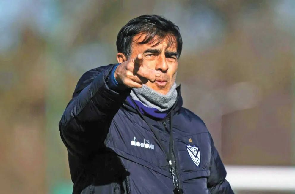 Postal de Quinteros dando instrucciones a sus dirigidos en Vélez. Foto: club Vélez Sarsfield