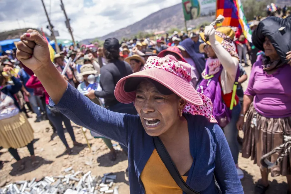 Simpatizantes de Evo Morales marchan en contra del gobierno de Luis Arce, el 29 de octubre. Foto: EFE