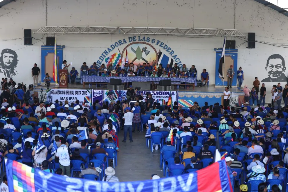 Ampliado nacional de "emergencia" del ala "evista" del Movimiento Al Socialismo (MAS) este domingo en Lauca Ñ, Cochabamba. Foto: Radio Kawsachun Coca