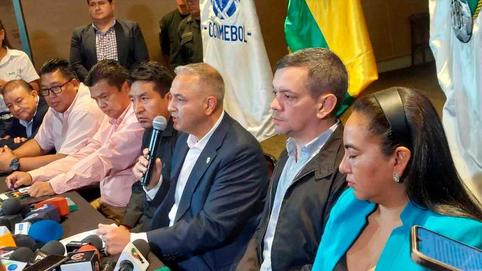 Costa habla durante una conferencia pasada junto al Comité Ejecutivo. Foto: APG.