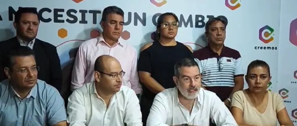Miembros de Creemos brindan conferencia de prensa. Foto: Unitel