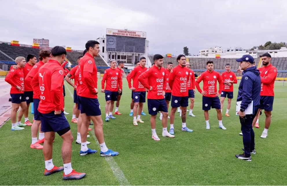 Jugadores de la selección paraguaya en uno de sus últimos entrenamientos. Foto: APF