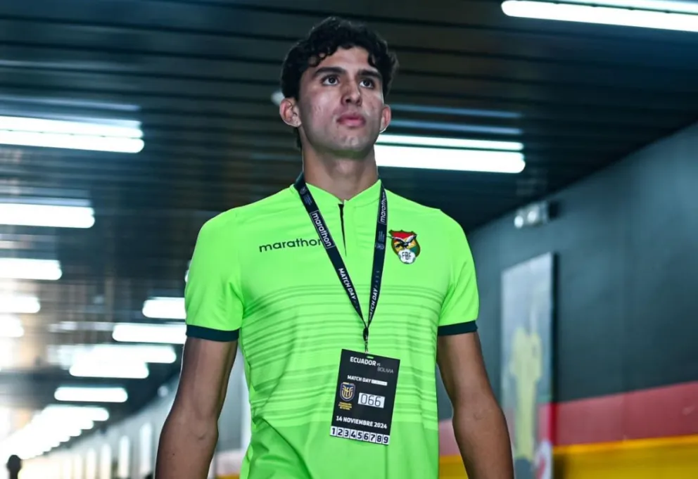 El zaguero Efraín Morales hará su debut en la selección boliviana en el cotejo ante Ecuador. Foto: FBF